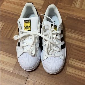 Adidas superstars